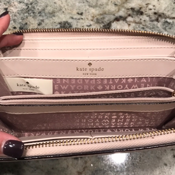Kate Spade Wallet - Picture 5 of 8